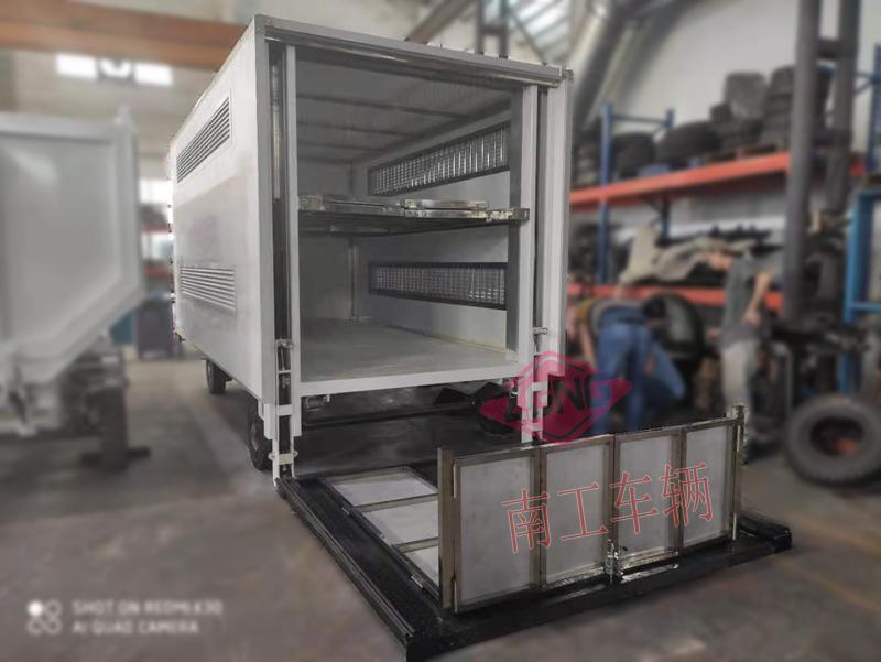 5吨厢式XINGKONGSPORT带垂直升降尾板工具拖车