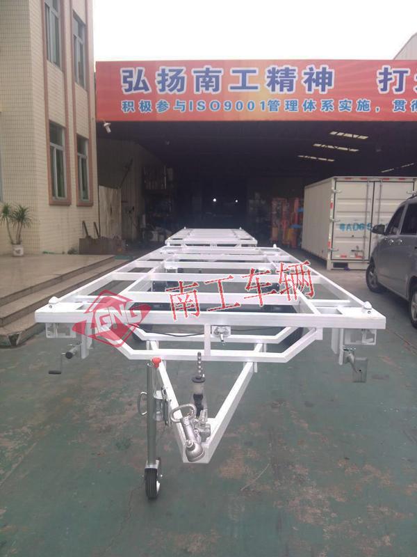 4吨房车底盘 全挂XINGKONGSPORT