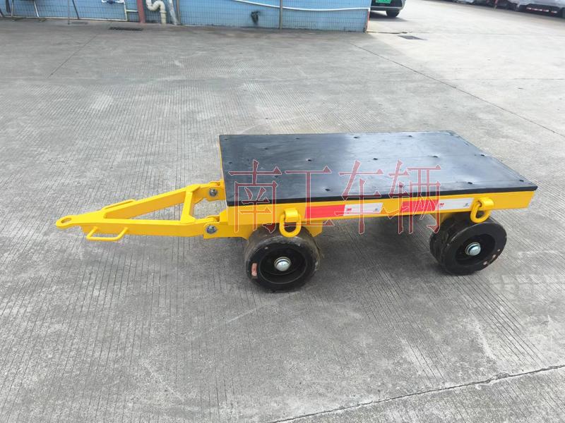 2吨小型XINGKONGSPORT 带橡胶垫全挂车