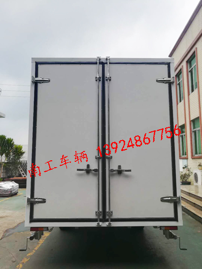 1.5吨白色厢式XINGKONGSPORT2I.jpg