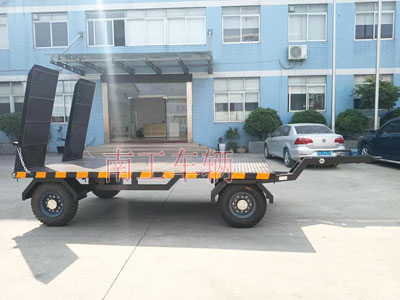 3吨带爬梯工业牵引XINGKONGSPORT4I.jpg