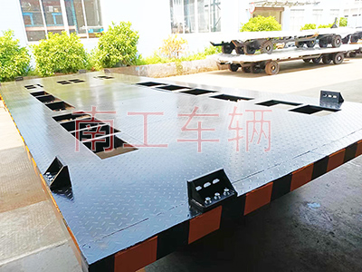 13点5吨箱变拖车底盘 全挂式XINGKONGSPORT3I.jpg