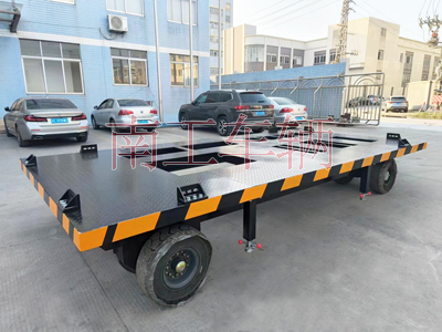 10吨预制方舱XINGKONGSPORT 拖车底盘3I.jpg