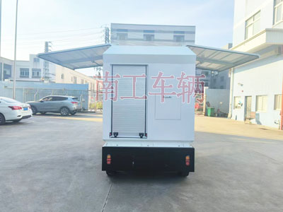 2吨电动XINGKONGSPORT 飞翼箱式工具拖车I.jpg